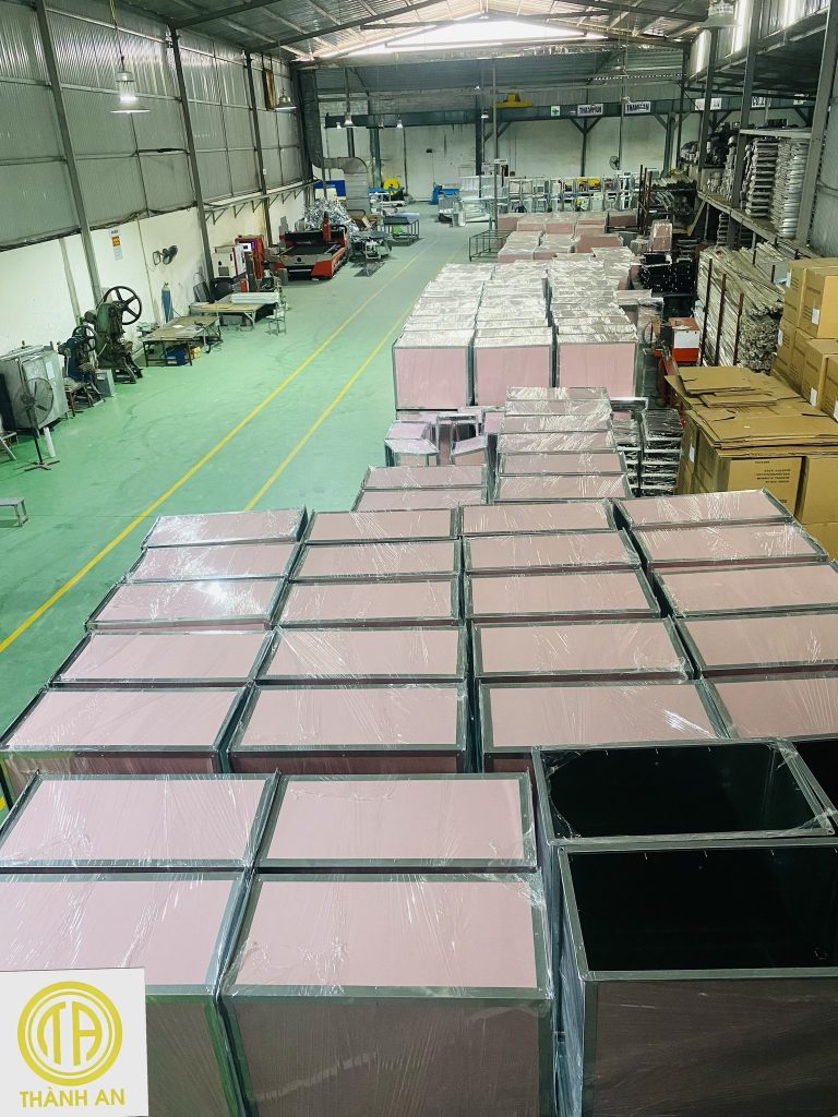 Trong ngành xây dựng và hệ thống kỹ thuật ống gió hvac pccc, việc hiểu rõ về các loại ống gió và chức năng