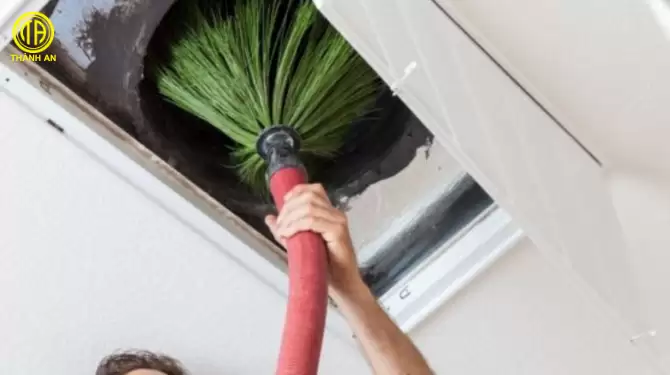 Vệ Sinh Máy Lạnh Âm Trần Nối Ống Gió