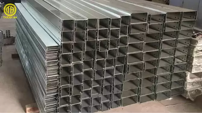 máng cáp đục lỗ